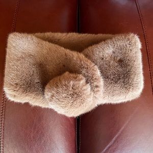 NWT Coffee Color Faux Fur Muffin Scraf